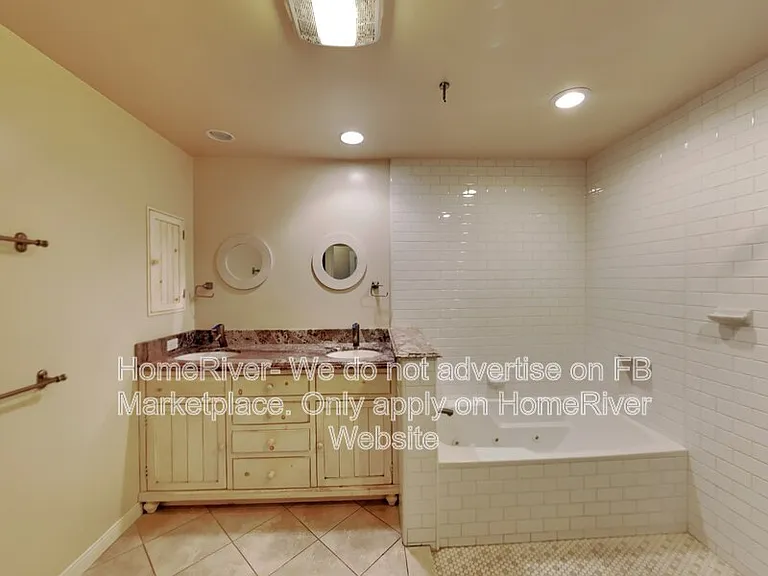 2220 Cannes Sq — Photo 10
