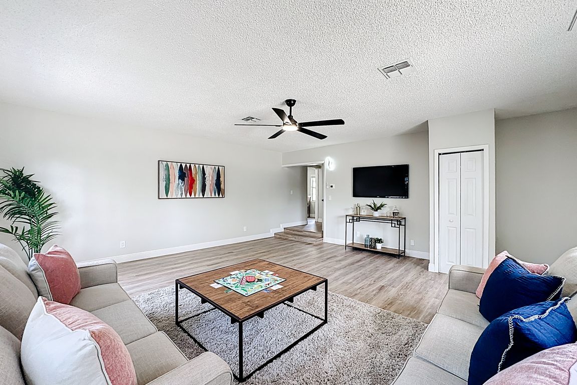 next background image