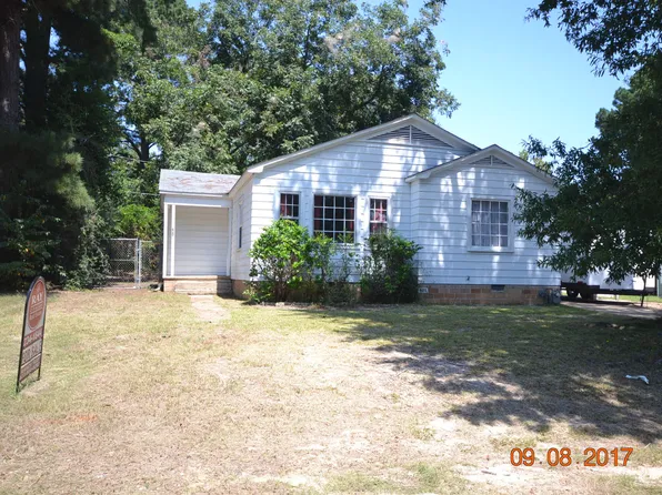 620 Smith St, Magnolia, AR 71753