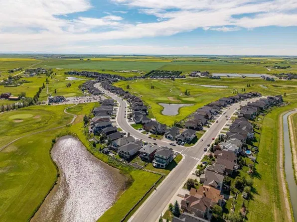 344 Muirfield Cres, Wheatland County, AB T0J 1Y1