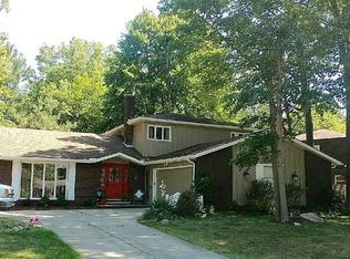 26984 Brahms Dr, Westlake, OH