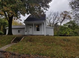 712 S 19th St, Belleville, IL 62226