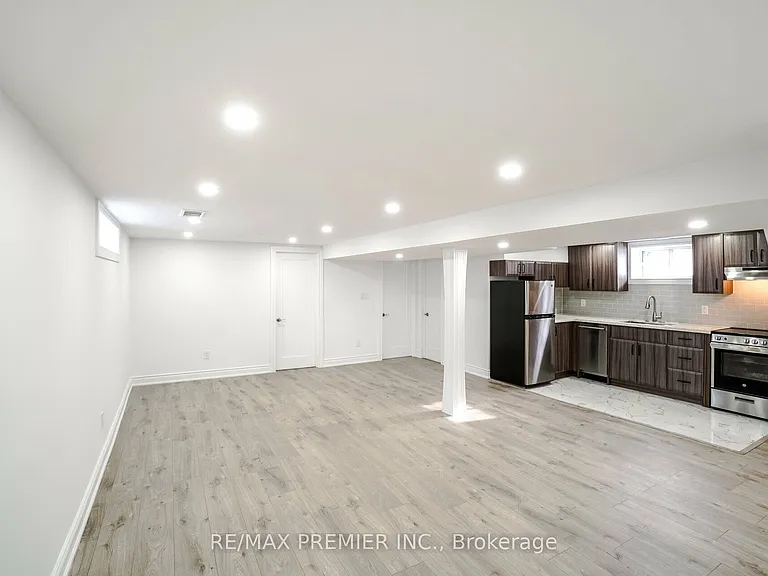 8 Marlborough Rd #BASEMENT — Photo 5