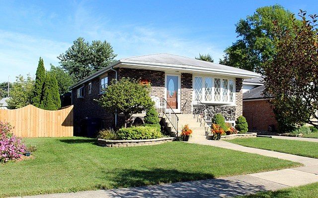 1st image of 9019 S Parkside Ave
