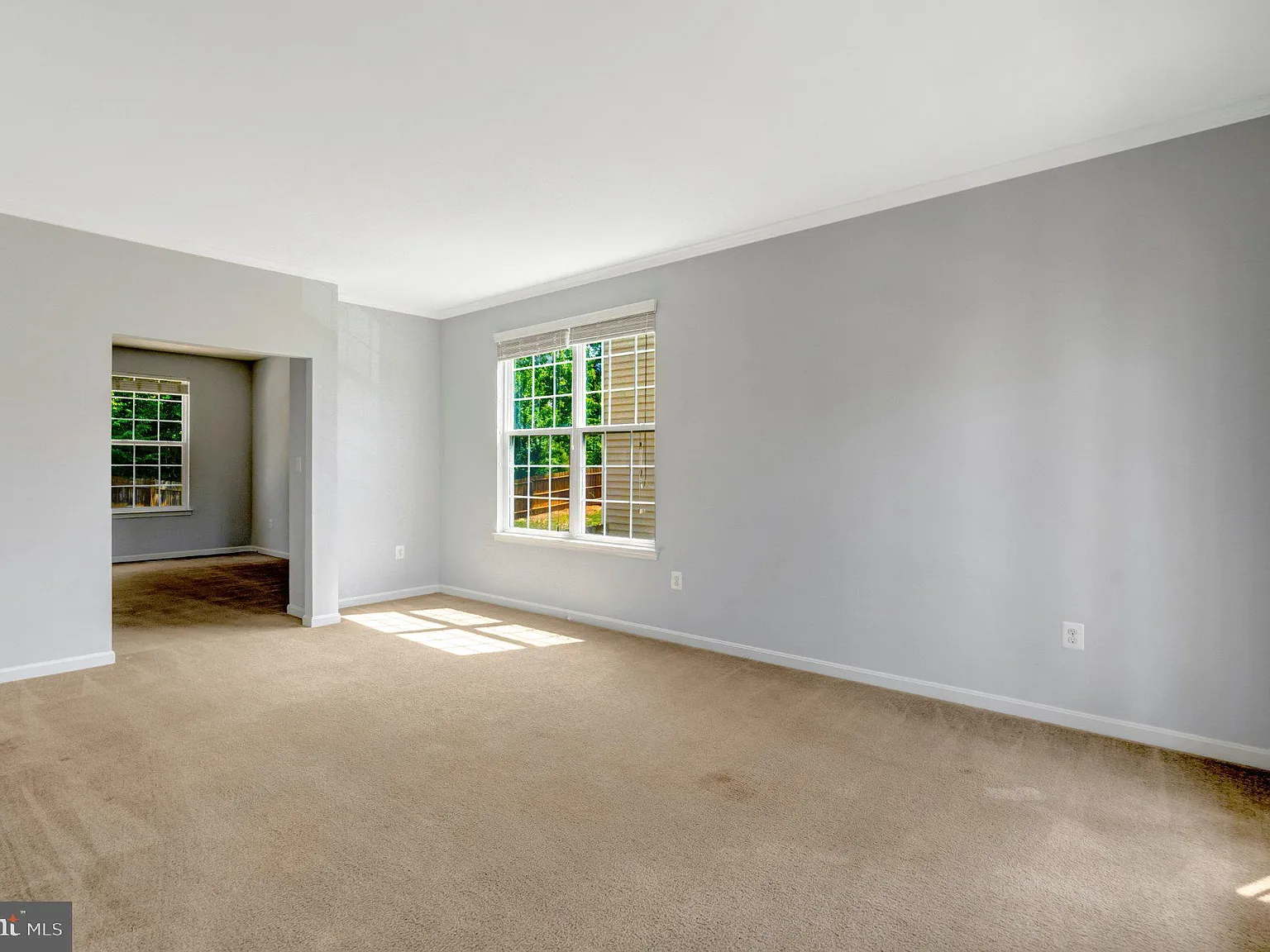 5 bed, 3.5 bath, 3953 sqft, $3,999 — Photo 4