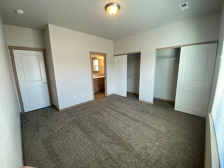 West Meadows Villas — Photo 42