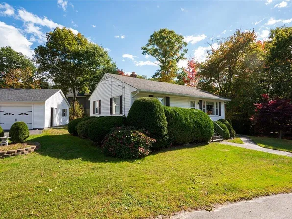 21 Kenney Field Drive, Boothbay Harbor, ME 04538