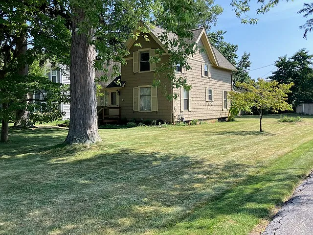 301 Bassett Rd — Photo 7
