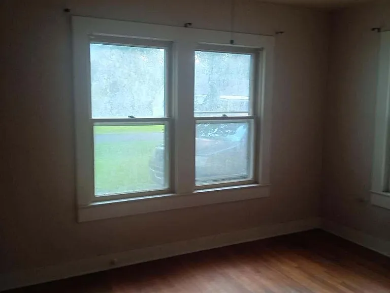 818 Merry Ln — Photo 7