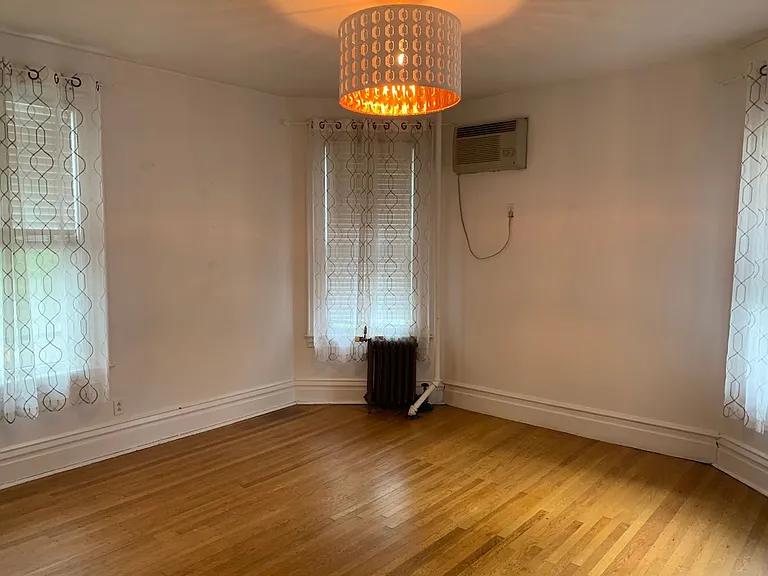 5740 Elmer Street — Photo 10
