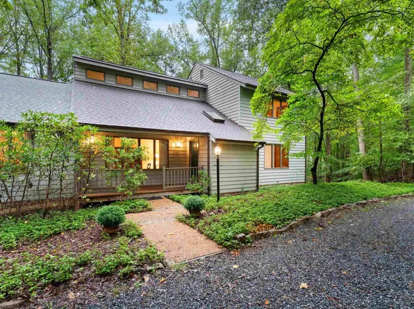 3335 Brookside Dr, Charlottesville, VA 22901