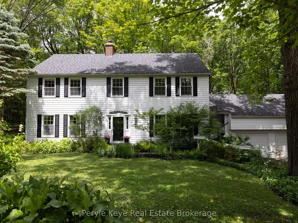 74 Woodland Dr, Bracebridge, ON P1L 1M2