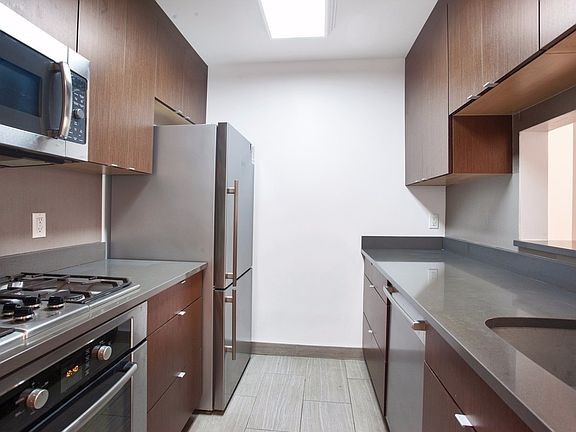 5th image of 327 Saint Nicholas Ave #2KK