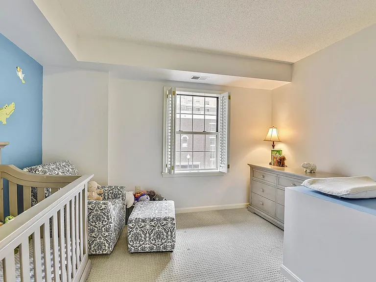 2105 Jamieson Ave — Photo 17