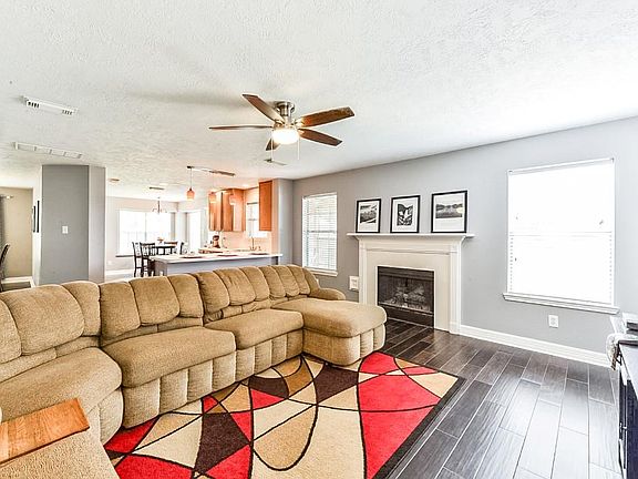 4th image of 308 Wild Plum Dr