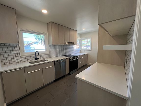 4th image of 2157 E Crystal Ave