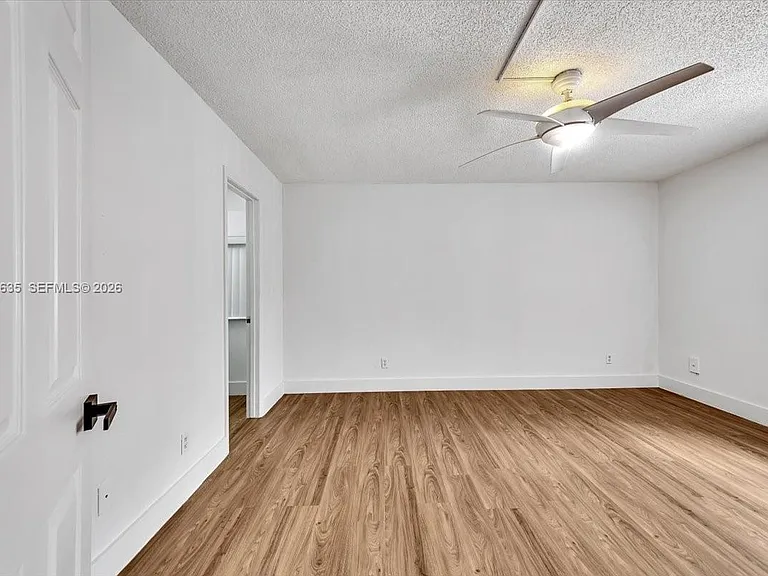 1405 Miami Rd #7 — Photo 17