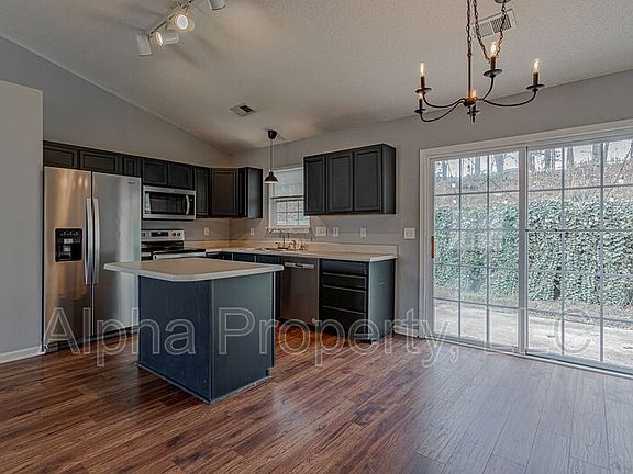 4th image of 1901 Country Apple Ct