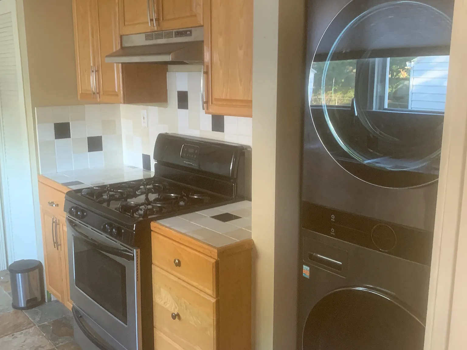2 bed, 936 sqft, $1,500 — Photo 3