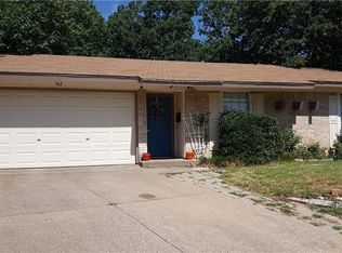 412 Lone Oak Cir, Euless, TX 76039