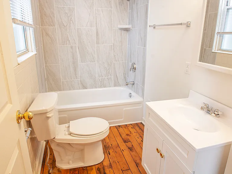 328 Franklin Ave — Photo 8