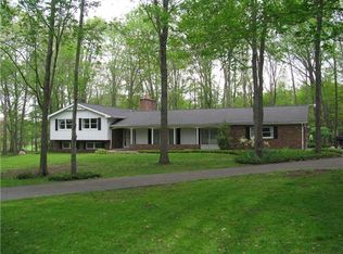 2350 Downing Ln, Hermitage, PA 16148