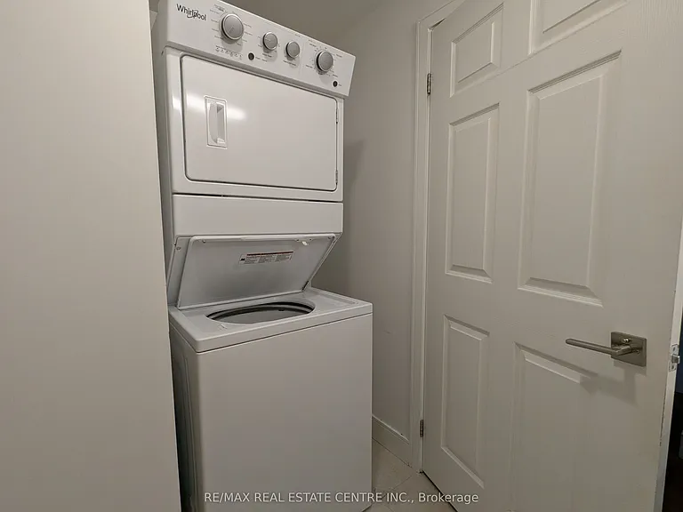 1 Wellington St #418 — Photo 17