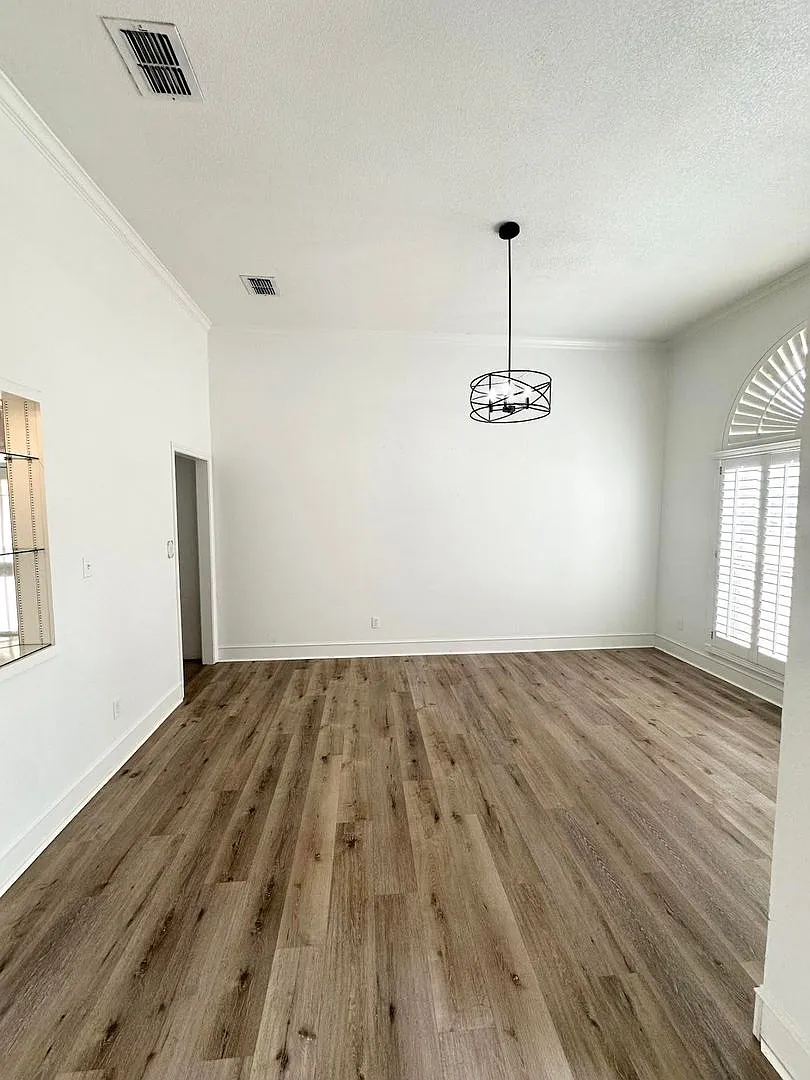 Building Photo - 1800 Dukes Dr
