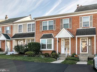 704 Sandalwood Ln, Norristown, PA 19403