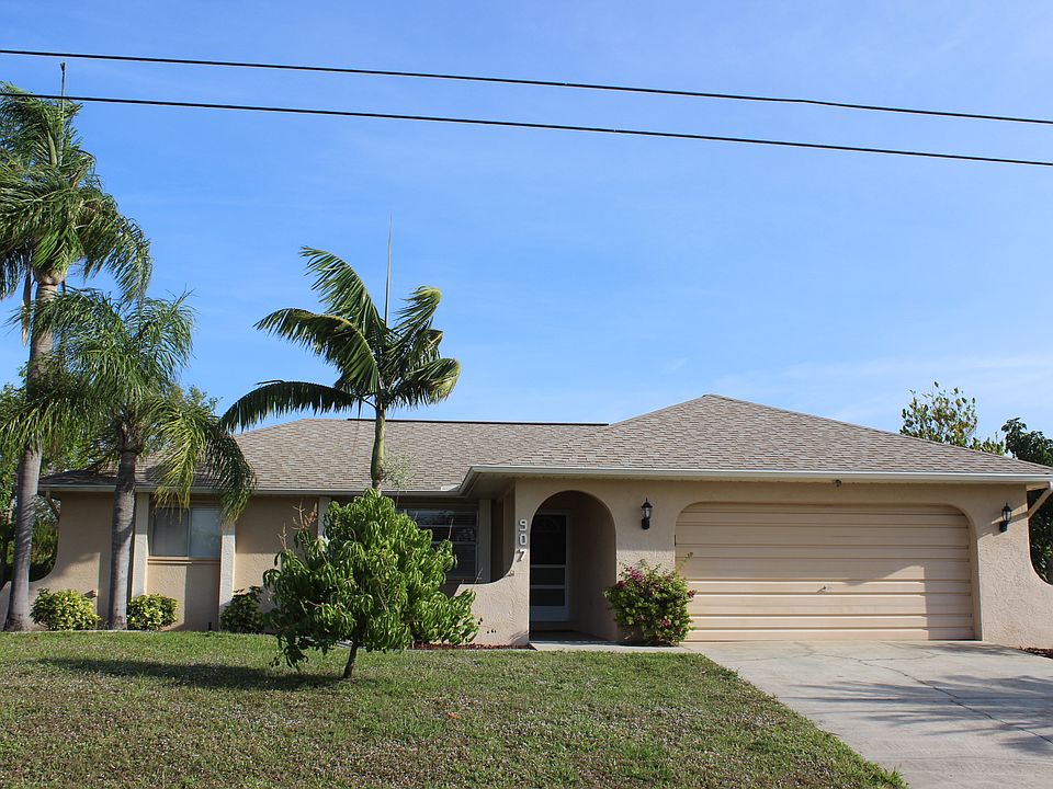 1st image of 907 SW 37th Ter