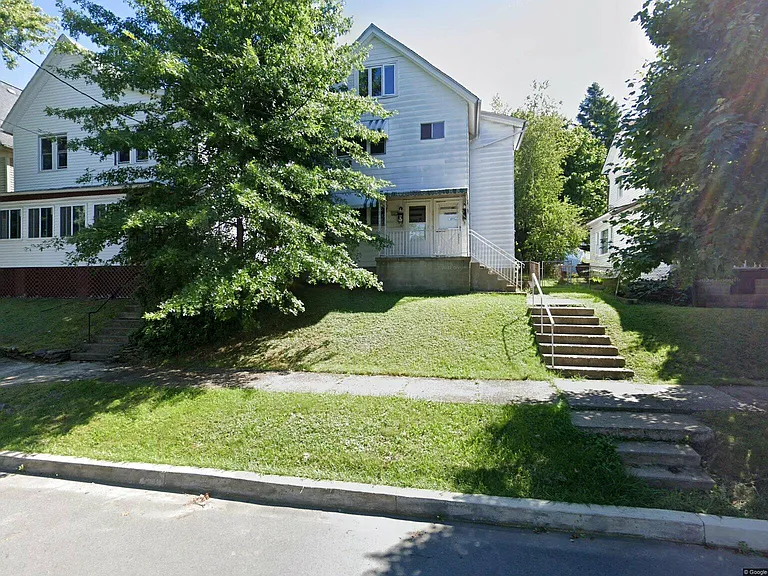 1022 N Webster Ave #1 — Photo 5