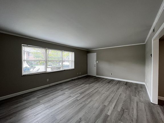 4th image of 3639 Taliluna Ave #D2