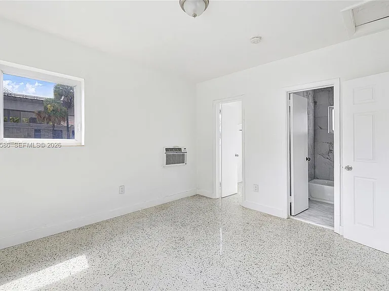 1202 NW 34th St #1202 — Photo 10