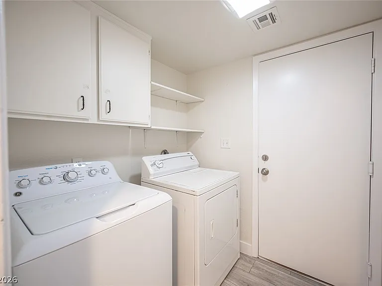 1416 Grey Hunter Dr — Photo 36
