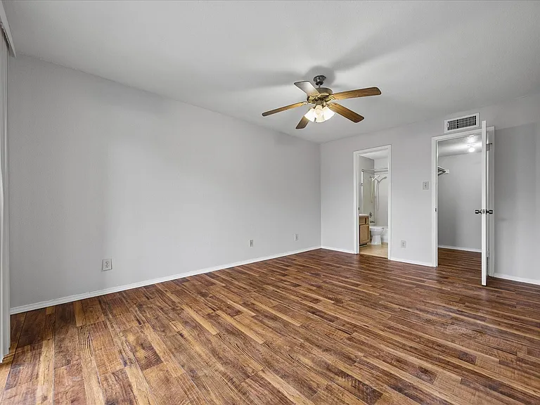 9700 Leawood Blvd #702 — Photo 11