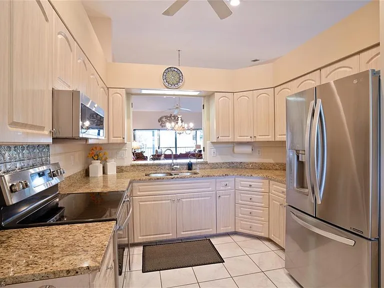 507 Lake Louise Cir #202 — Photo 9