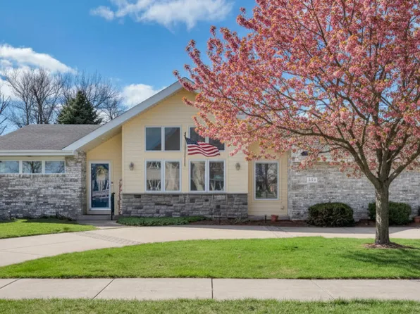 302 Miller St, Beecher, IL 60401