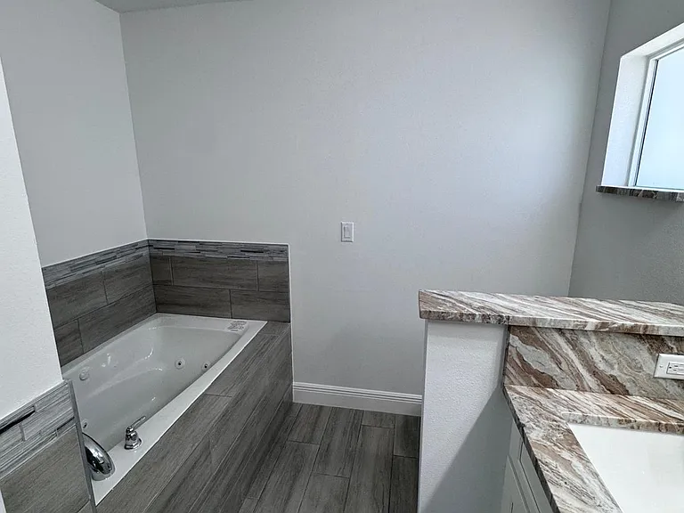 3351 Lakeland Ave SW — Photo 11