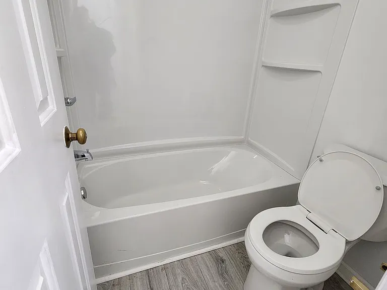 5712 Finsbury Ct — Photo 16