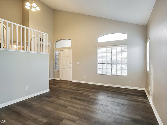 5th image of 3708 Quaker Lake St