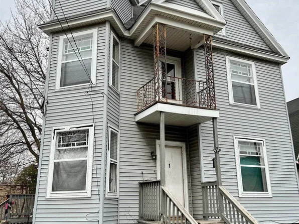 417 9th St, Rockford, IL 61104