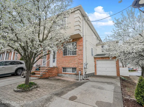 15 Knight Loop, Staten Island, NY 10306