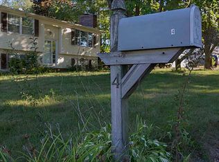 4 Anne Rd, Glocester, RI 02814