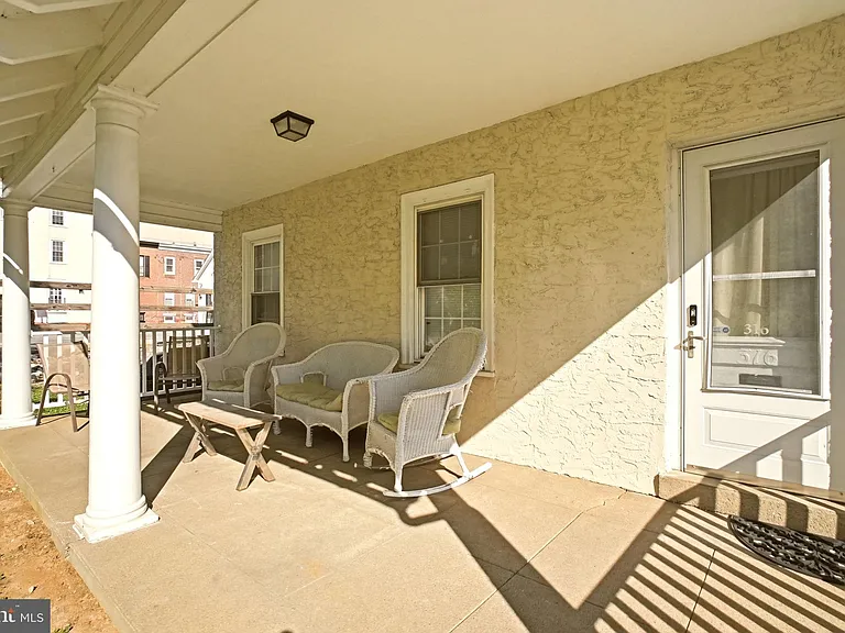 316 W Market St — Photo 4