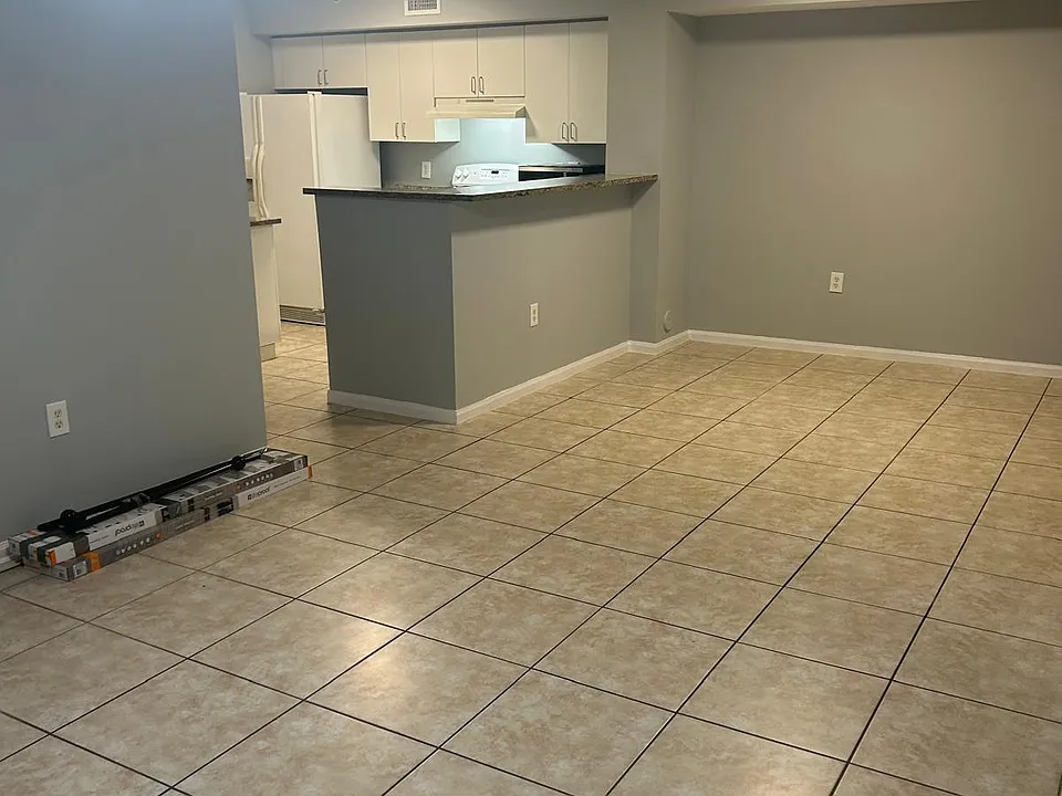 4820 N State Road 7 #10103