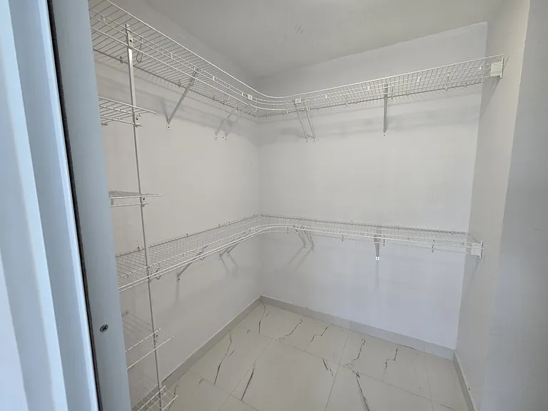 670 Ponce De Lean #1010 — Photo 9