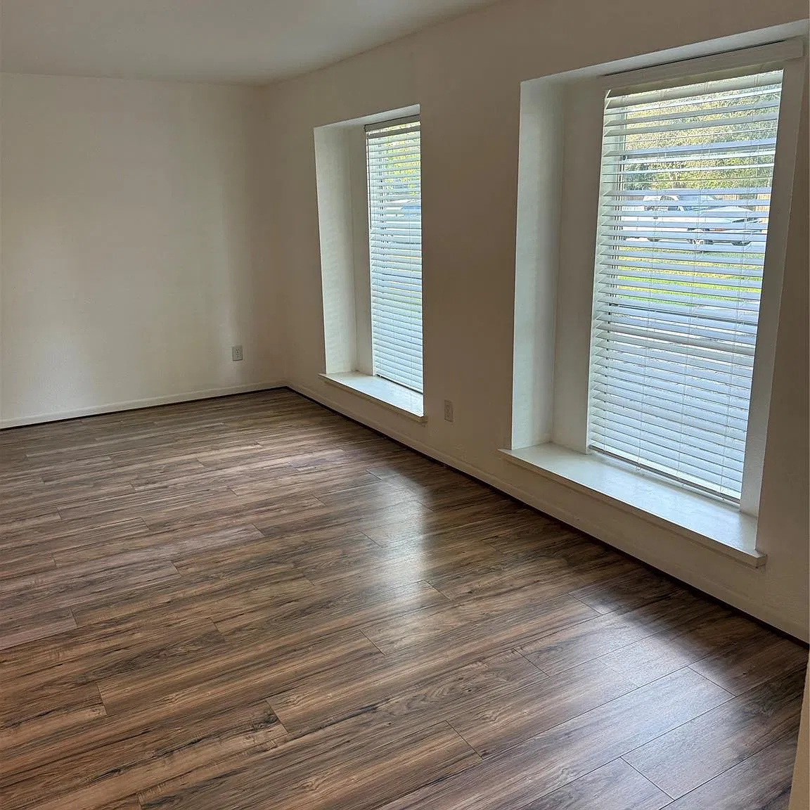 3 bed, 2.0 bath, 1524 sqft, $2,000 — Photo 4