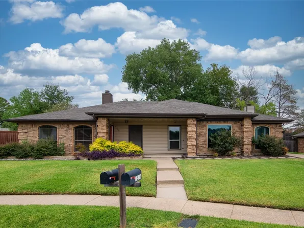 2309 Oakmont Dr, Bedford, TX 76022