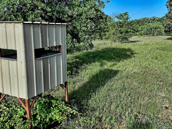 218 Illinois Bend Rd, Saint Jo, TX 76265