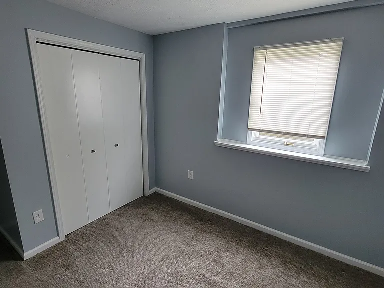 2128 Breton Rd SE — Photo 7